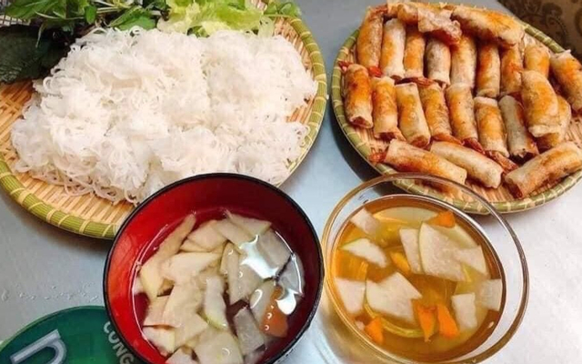 Tùng Bản - Thịt Heo Cuốn Bánh Tráng - Thái Hà Ở Quận Đống Đa, Hà Nội |  Foody.Vn